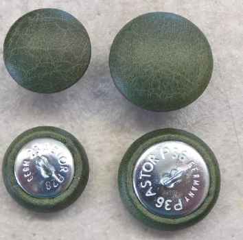 Polsterknöpfe mit Öse mit Echt Leder Green