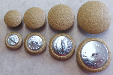Polsterknöpfe mit Öse mit Kunstleder Beige bezogen