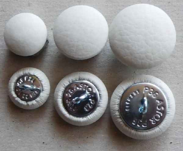 Polsterknopf mit Öse mit Echt-Leder Salz