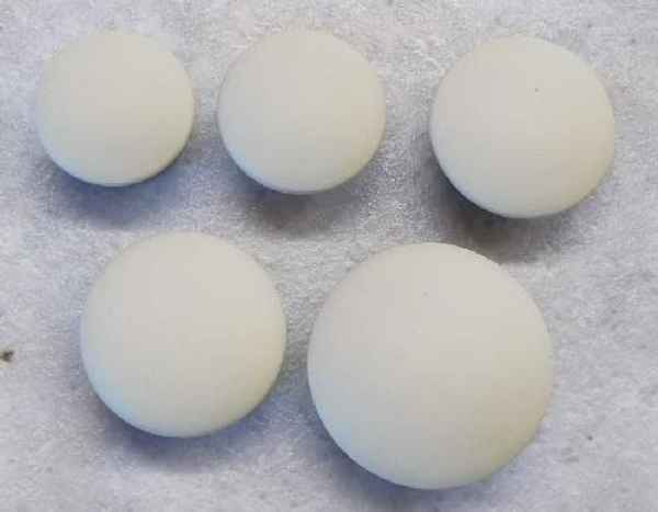 Polsterknöpfe mit Öse mit Echt Leder Panna (Creme)