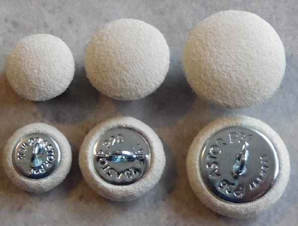 Polsterknöpfe mit Haken mit Mikrofaserstoff Sahne