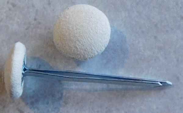 Polsterknöpfe mit Splint Sahne