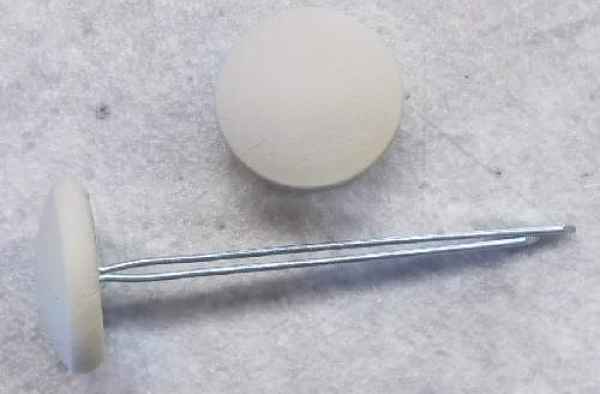 Polsterknöpfe mit Splint Leder Ghiaccio (Eis)